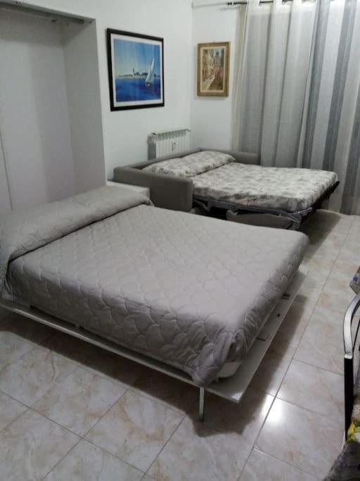 Ferienwohnung Ampio Monolocale Con Terrazzo - A 2 Passi Dal Mare Latte Exterior foto