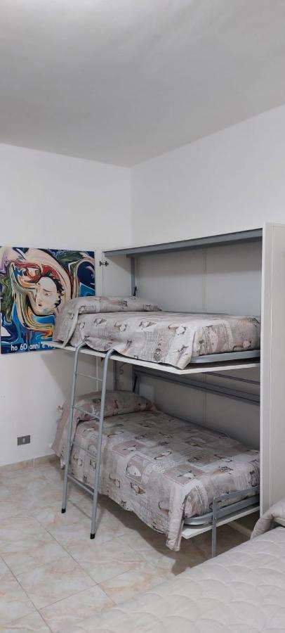 Ferienwohnung Ampio Monolocale Con Terrazzo - A 2 Passi Dal Mare Latte Exterior foto