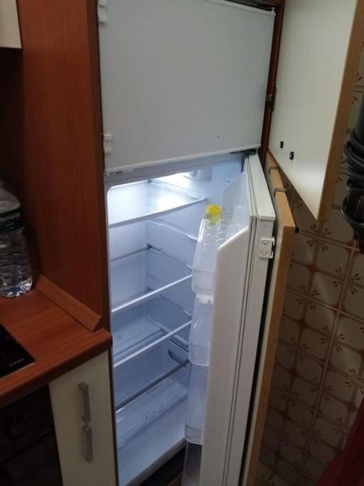 Ferienwohnung Ampio Monolocale Con Terrazzo - A 2 Passi Dal Mare Latte Exterior foto